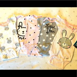 🛍 5 Gerber Baby Onesies